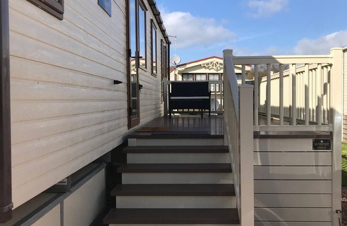 Tiddington House | Family & Pet Friendly Park Home in in Stratford upon Avon near to the Cotswolds