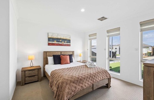 Brabham House | Family Retreat Near Swan Valley and Wildlife Park