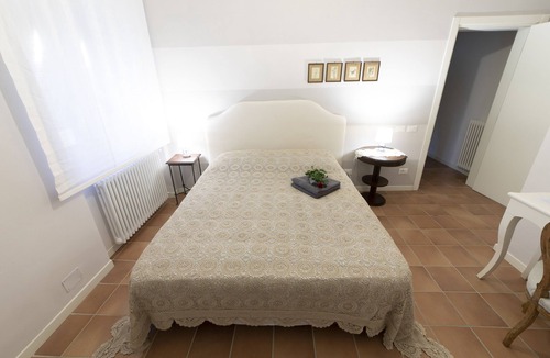 Livorno House | Family room with 2 double or twin rooms near the port and the Venice district.