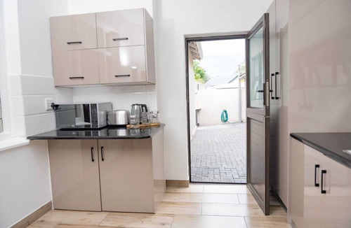 Parkwood House | Fantastic 2-bedroom house in cool Johannesburg neighborhood