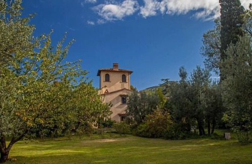 Sesto Fiorentino Apartment | Farm in Tuscany, apartment in Villa, garden and pool