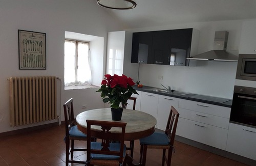 Viano Apartment | Farmhouse in Reggiano with Scenic Garden
