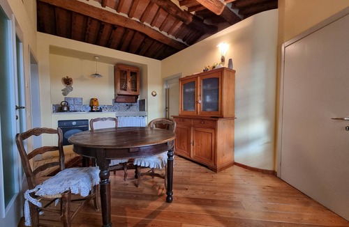 Montecastello House | Farmhouse in Tuscany with Pool near Montecastello