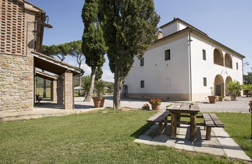 Castiglion Fibocchi Apartment | Farmhouse San Pietro apartment Cypress