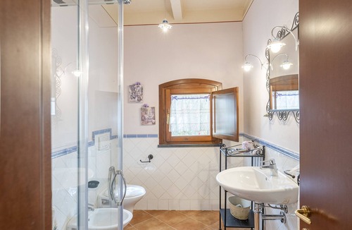 Morrona House | FARMHOUSE PISA HILLS-APT. PAPAVERO. PRIVATE OUTDOOR AREA. POOL & JACUZZI.