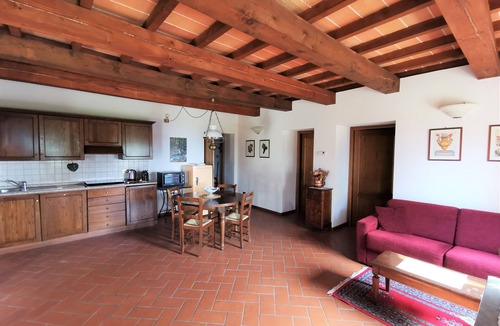 Poppi House | Fattoria di Belvedere apartment Il Leccio overlooking the Castle of Poppi