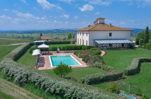 Le Piazze House | Ferienvilla 'Michelangelo' mit privatem Pool by Interhome