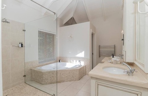 Newlands House | Fernwood Manor