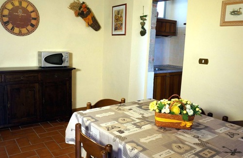 Pratovecchio House | Fichtenhaus mit Schwimmbad zwischen Florenz und by Interhome