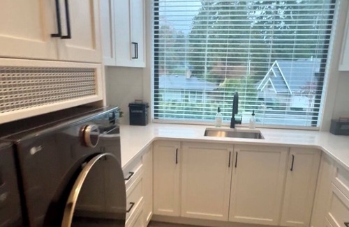West Vancouver House | Major international sporting event. Brand new 6 BD, 8 BA, Whiskey Room, Games room+ more
