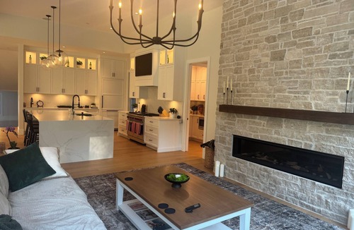 West Vancouver House | Major international sporting event. Brand new 6 BD, 8 BA, Whiskey Room, Games room+ more