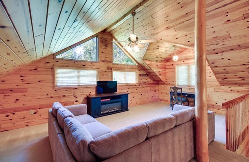 Nevis House | Fire Pit & Screened Porch! 3.5-Acre Nevis Retreat