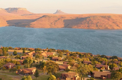 Phuthaditjhaba Hotel | First Group Qwantani