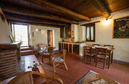 Vergemoli Apartment | Flat 'Huts 3' with water view