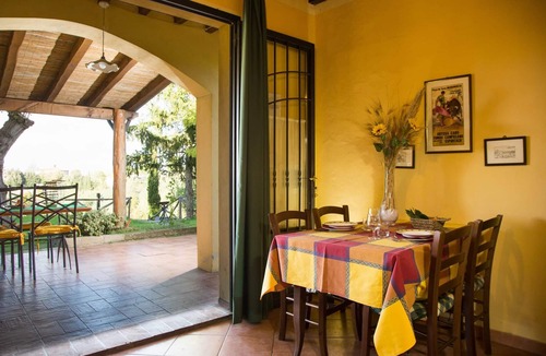 Lari Apartment | Flat in Lari, A/C, terrace, pool, restaurant, Wi-Fi, close to the village, Li