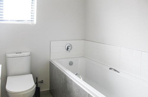 Kraaifontein Apartment | Flat in Security Estate - Zomerwind Apartments