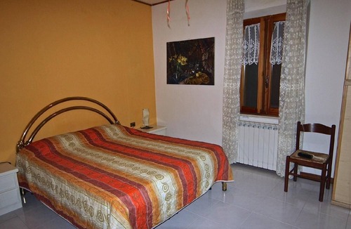 Morro d'Alba Other | Flat with shared garden and pool