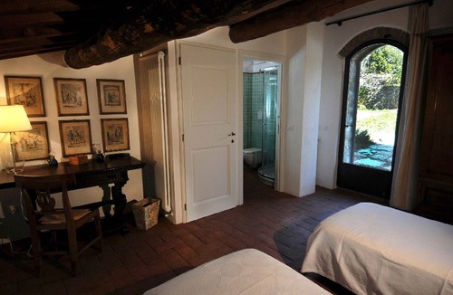 Caldine House | Florence Countryside Newly Restored Hayloft with Swimpool