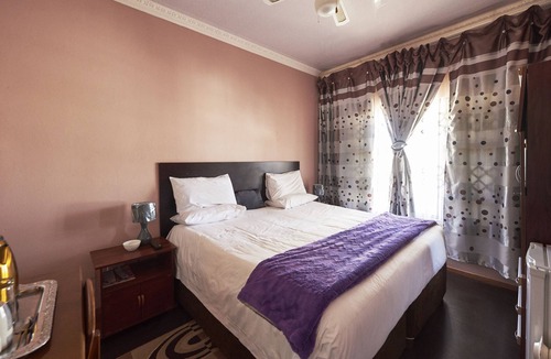 Greater Johannesburg Metropolitan Area Bed & Breakfast | Flossie’s Bed and Breakfast