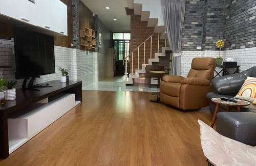 Bang Kho House | For4-7guests private3storey townhouse3bedrooms4beds