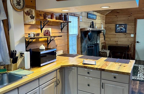 Traphill House | Forest Cabin Minutes from Stone Mountain, NC