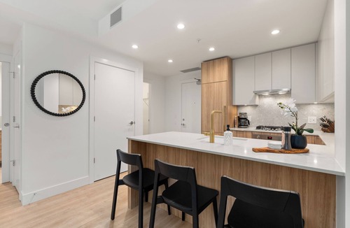 Lynn Valley Apartment | Forest Retreat - Fully Furnished 1 bedroom in Lynn Valley