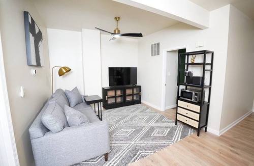Capitol Hill House | Four Bedroom House Near Sports & Museums