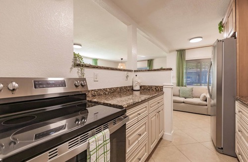 Croissant Park Villa | Fox Lagoon Pool Spa Villa 6BD Luxury Stay