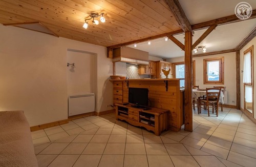 Villard-sur-Doron House | Gîte de Charme à 2km des Pistes de Bisanne 1500 Relié au Vaste Domaine Skiable de L'espace Diamant