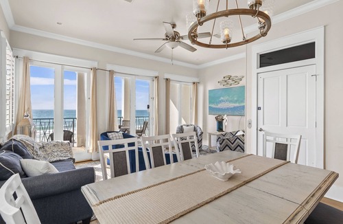 Delos House | Frangista Pearl | Beachfront | Remodeled | 10 Beds | Heated Pool l Beach Gears