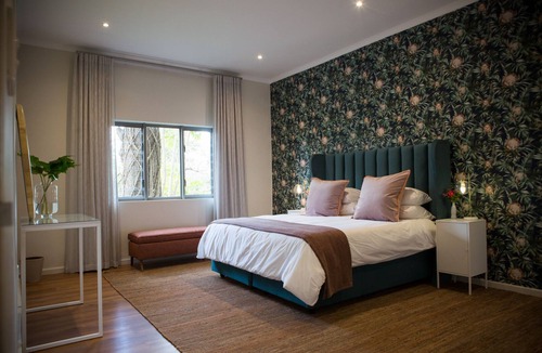 Stellenbosch House | Fransmanshuijs - Luxurious villa on working farm