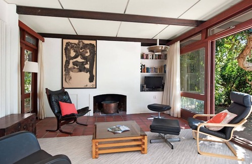 Mollymook Beach House | FREE NIGHT.Pay for 2 stay for 3 at Retro Japanese in Mollymook