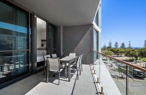 North Fremantle Apartment | Fremantle 1-Bed Close to Beach & Shops
