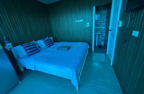 Khao Kho Cabin | FreshBloom View เขาค้อ Blue House