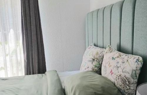 Weltevredenpark Apartment | Fully Furnished 3 bedroom apartment rental