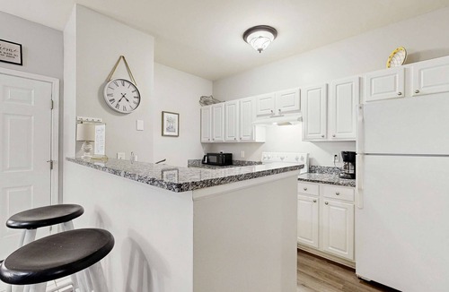 Seaside Farms Condo | Fully-furnished first-floor condo with pool & private washer/dryer- dog-friendly
