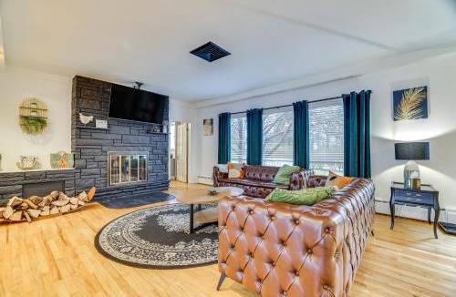 Mountainhome House | Game Room & Hot Tub! Cresco Family Home
