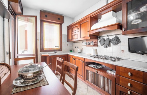 San Faustino-Madonnina-Quattroville Apartment | Ganden's Flat - One Bedroom Apartment, Sleeps 3