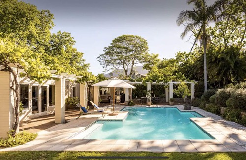 Constantia Cottage | Garden Cottage in tranquil leafy Constantia with Solar backup
