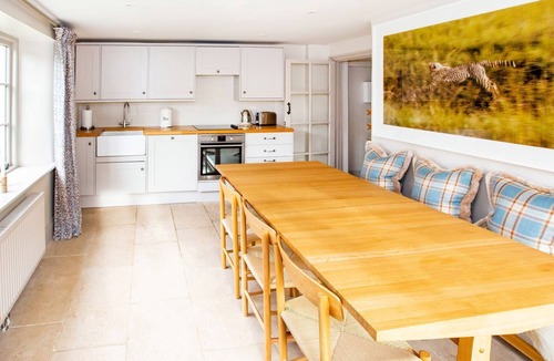 Fifield Cottage | GARDENERS COTTAGE, pet friendly in Milton-Under-Wychwood