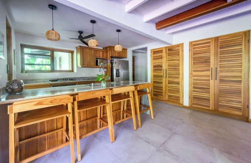 Chiguata House | Gated Beachfront Community- Huge Natural Pool- TRIPLE Suites Birders delight!