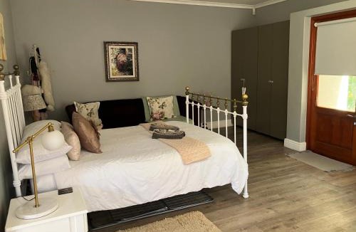 Die Boord Apartment | Gatsby Suite, with pool in quiet area, close to town