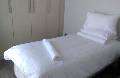 Greater Johannesburg Metropolitan Area Apartment | Genesis-Hotels Glenhazel Johannesburg. 3 Bedroom Luxury Apartments