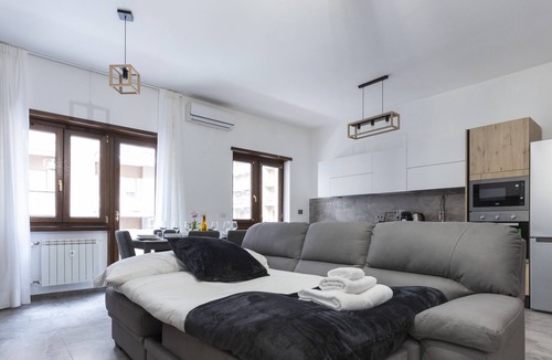 Universita Apartment | GFC Eternal Rome Apartment - 500mt to Tiburtina Stn-MetroB, 2 Bathrooms, A-C