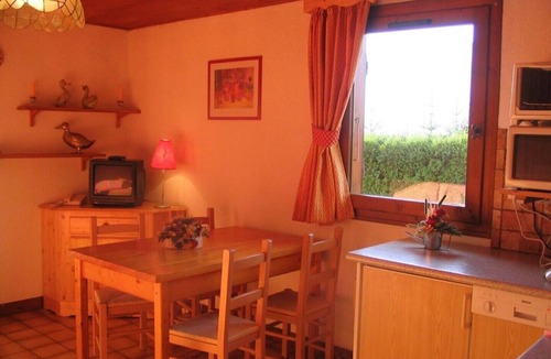 Notre-Dame-de-Bellecombe Ski Chalet | Gite de France classified * in chalet Savoyard, with view, AT THE FOOT OF THE TRACKS