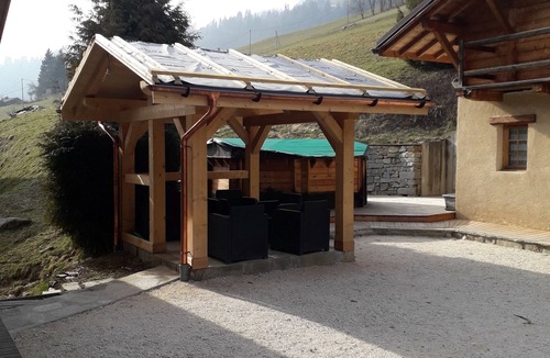 Hauteluce Apartment | Gite in a traditional farmhouse. Terrace with swimming pool. Pets allowed