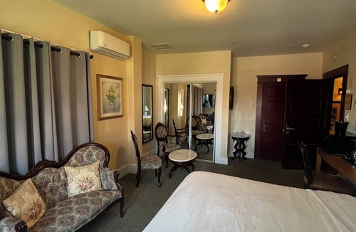 Santa Paula Hotel | Glen Tavern Inn