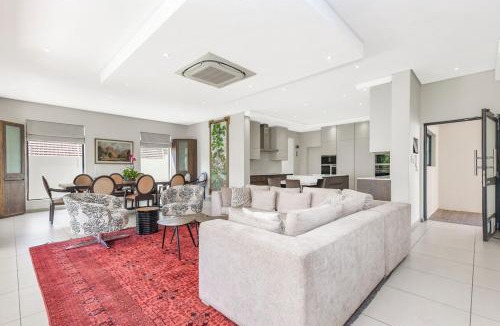 Glenhazel House | Glenhazel house 3BR Unit C