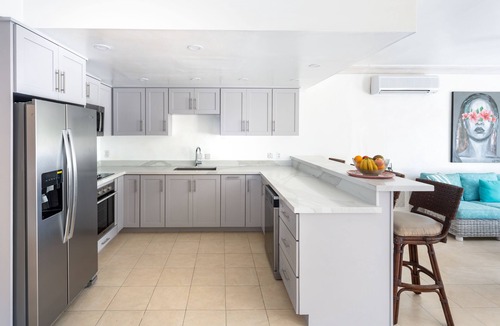 Porters Apartment | Glitter Bay's most spacious property with easy access to the beach!