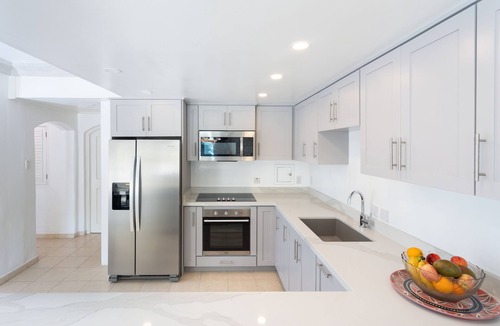 Porters Apartment | Glitter Bay's most spacious property with easy access to the beach!